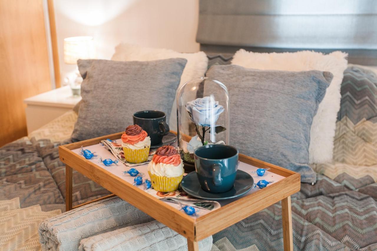 Luxury Seaside Apartment Next To Starbucks Opossite The Beach Park Of Flisvos Atina Dış mekan fotoğraf