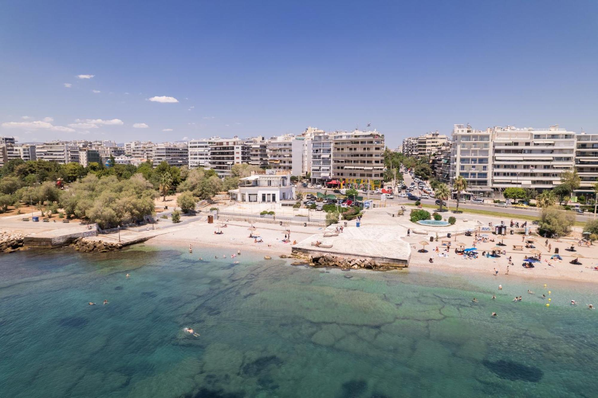 Luxury Seaside Apartment Next To Starbucks Opossite The Beach Park Of Flisvos Atina Dış mekan fotoğraf